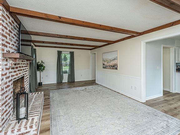 3rd image of 106 Dunmow Dr