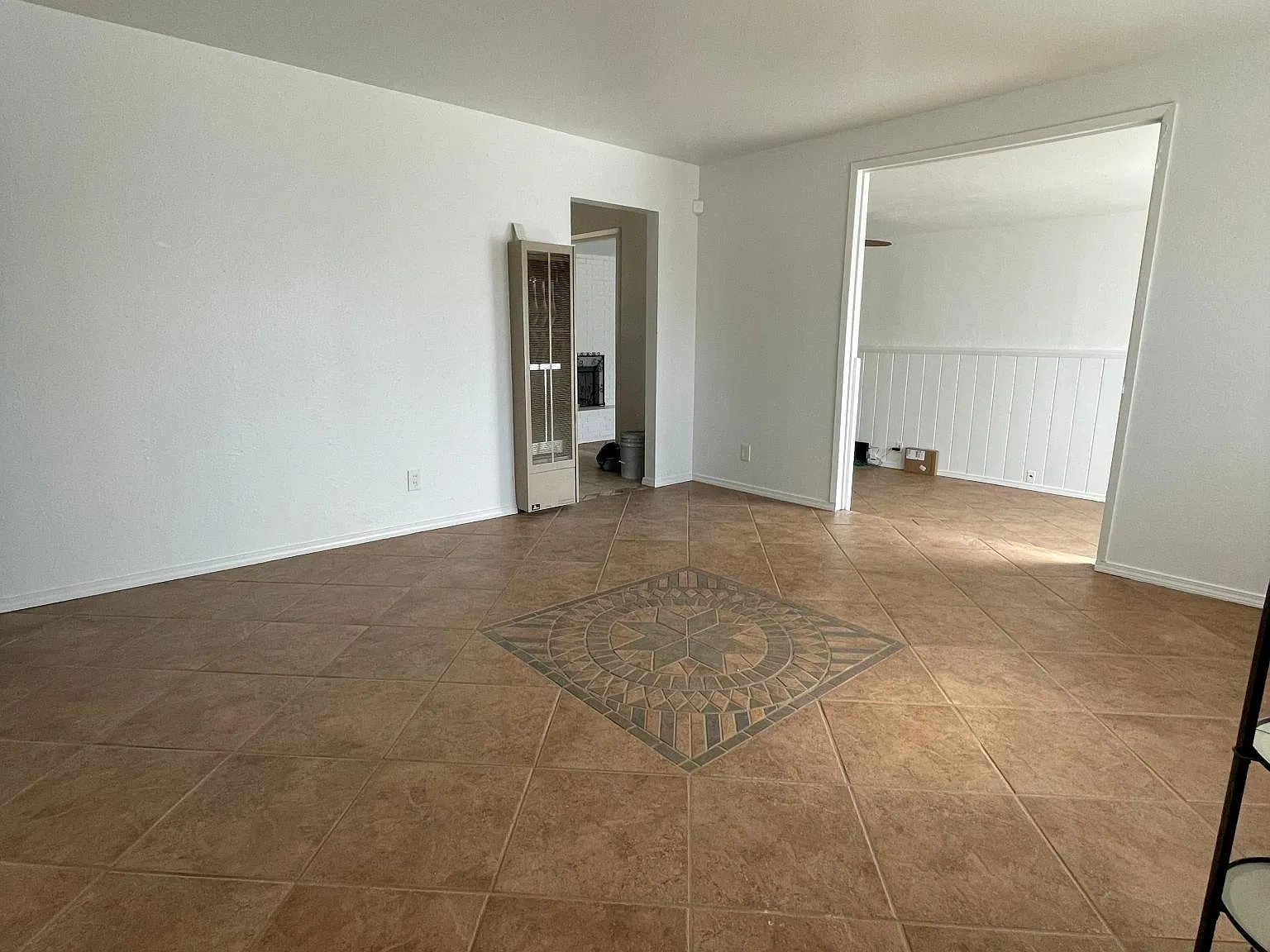 3 bed, 1350 sqft, $2,000 — Photo 4