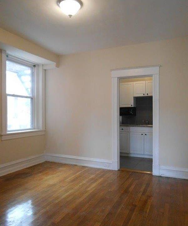 1st image of 1102 W Grace St APT 7