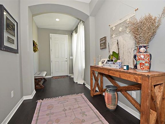 3rd image of 5743 Thomas Square Dr