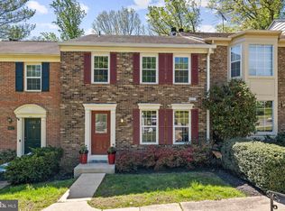 8939 Park Forest Dr, Springfield, VA 22152