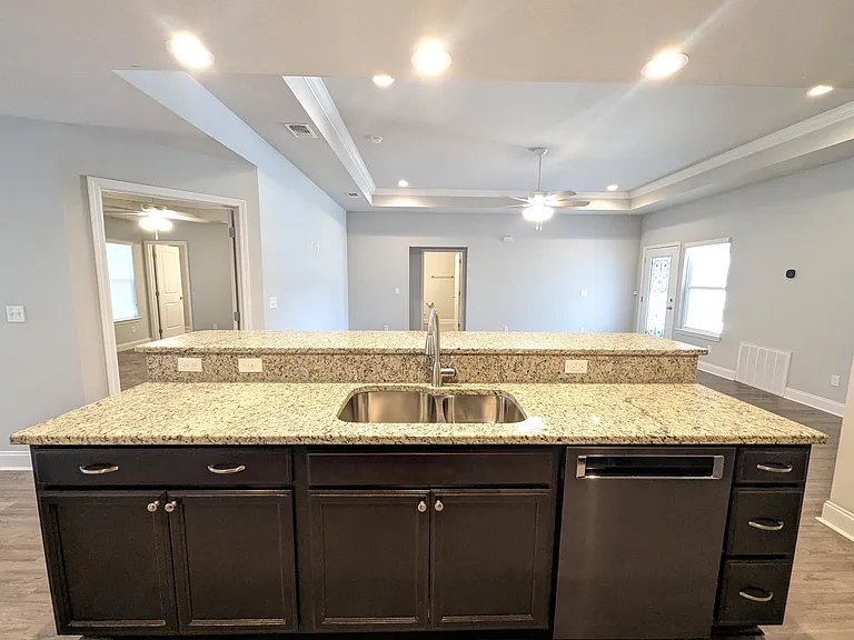 1827 Sundown Dr — Photo 7