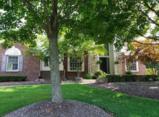 4209 Wincrest Ln, Rochester, MI 48306