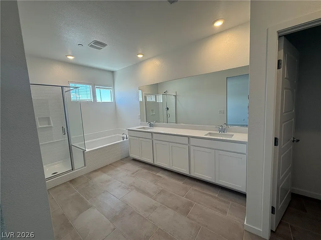 4 bed, 3.0 bath, 2660 sqft, $2,850 — Photo 4