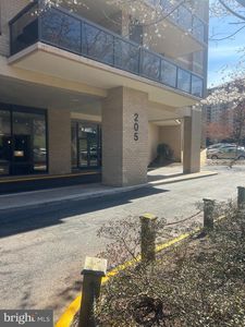 205 Yoakum Pkwy UNIT 406, Alexandria, VA, 22304