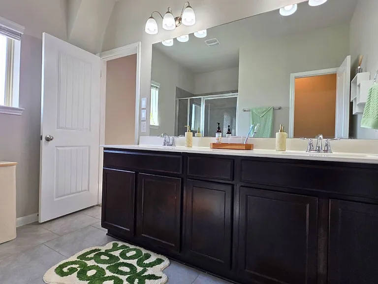 Lancer Cir — Photo 25