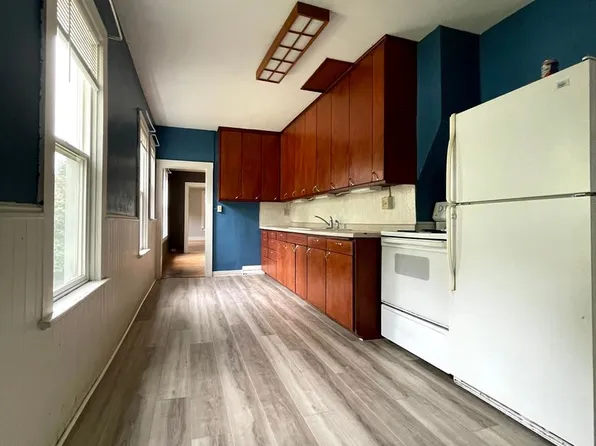 1502 Ferry St, La Crosse, WI 54601