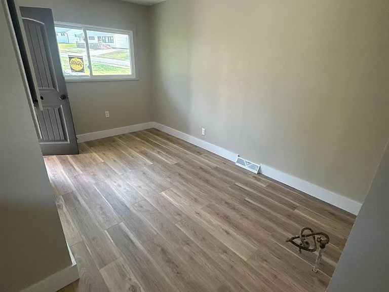 5662 Parchester Dr — Photo 5