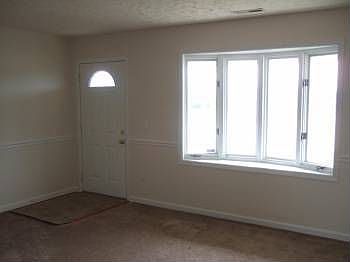 4th image of 3900 Bayberry Dr