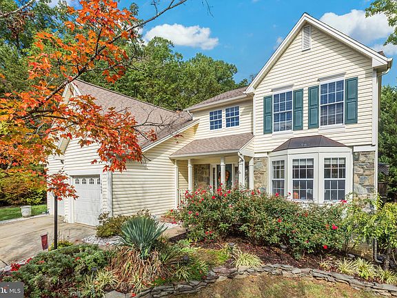 5th image of 16605 Chalice Ct