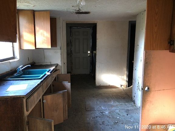 4th image of 3811 Pansy St