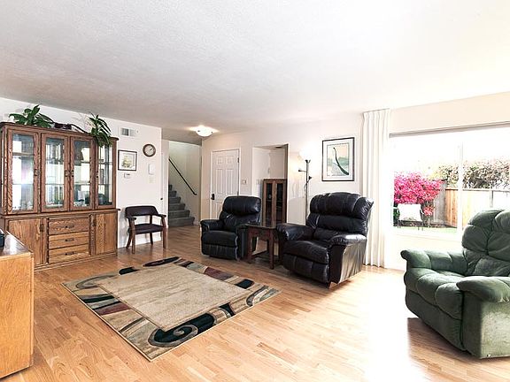 4th image of 1 Silverview Dr