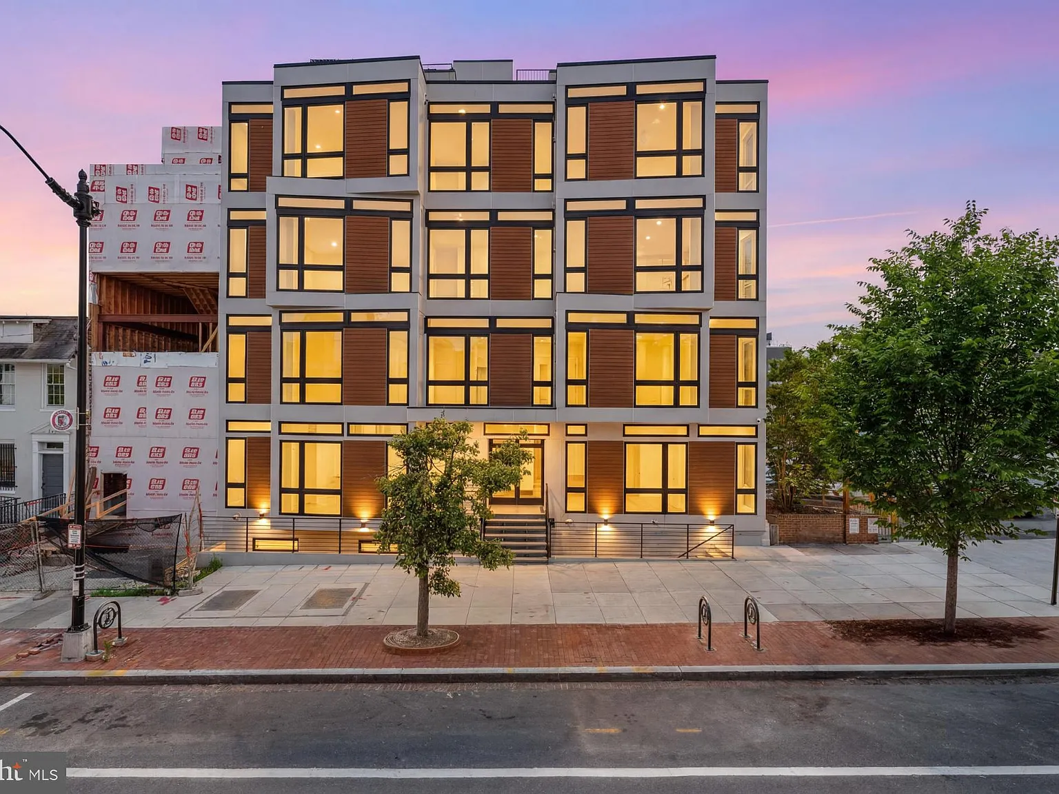 710 Kennedy St NW — Photo 1