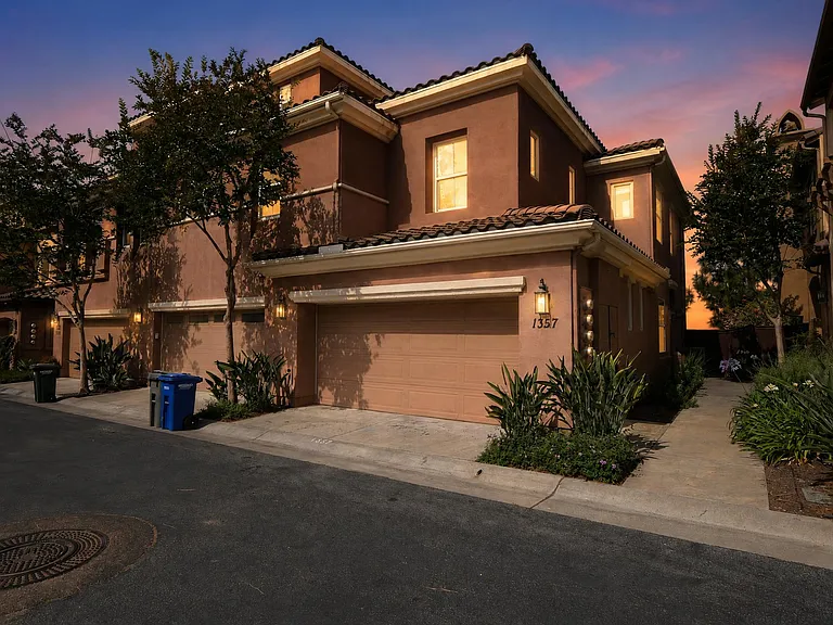 1357 Sky Ridge Ct — Photo 1