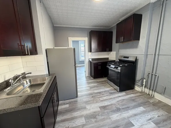 129 3rd St #8E, Passaic, NJ 07055