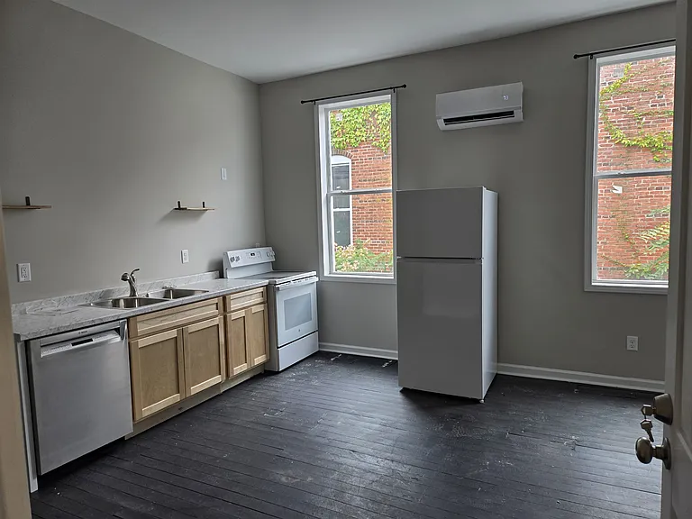 15 S Main St #2 — Photo 2