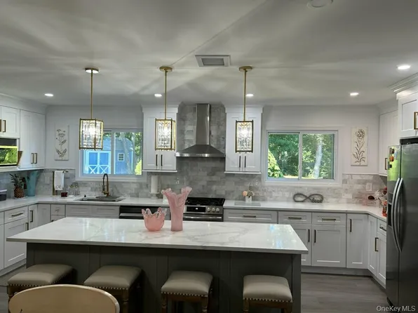 7 Fuller Drive, Ridge, NY 11961