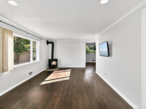 3rd image of 5407 112th Ave E