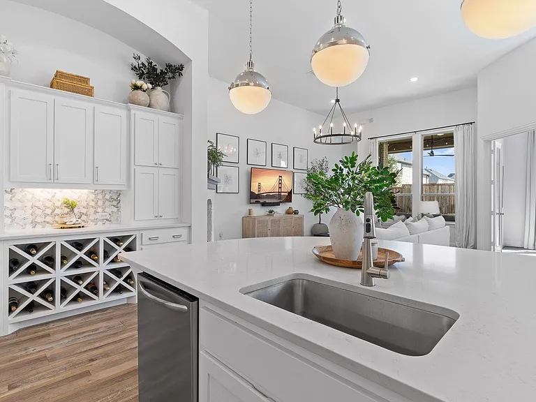 1020 Gentle Knoll Ln — Photo 8