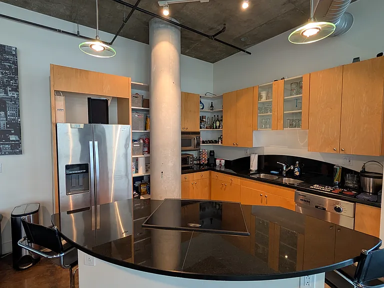 311 W 5th St #606 — Photo 36