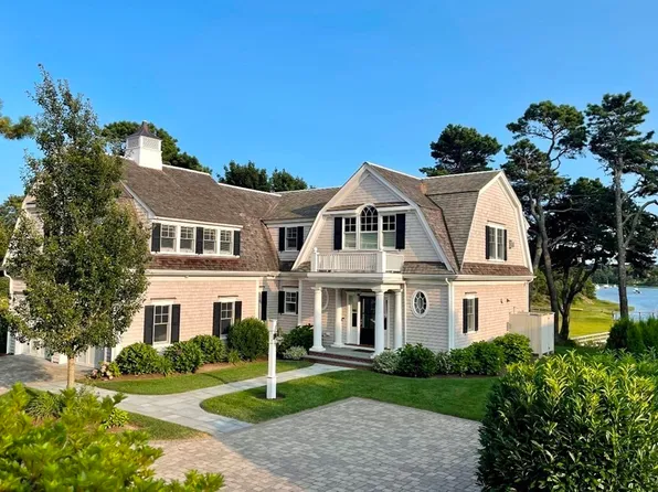 21 Captains Cove Ln, North Chatham, MA 02650