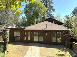 3205 NE 117th St, Seattle, WA 98125