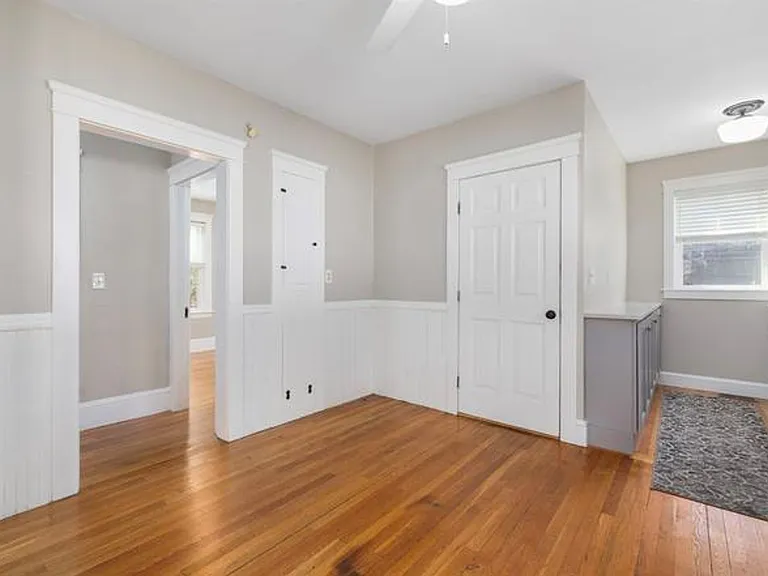 92 Colonial Road — Photo 7