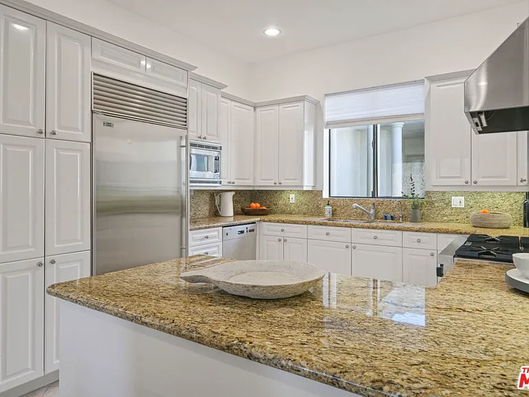 16000 W Sunset Blvd #Penthouse 302 — Photo 12
