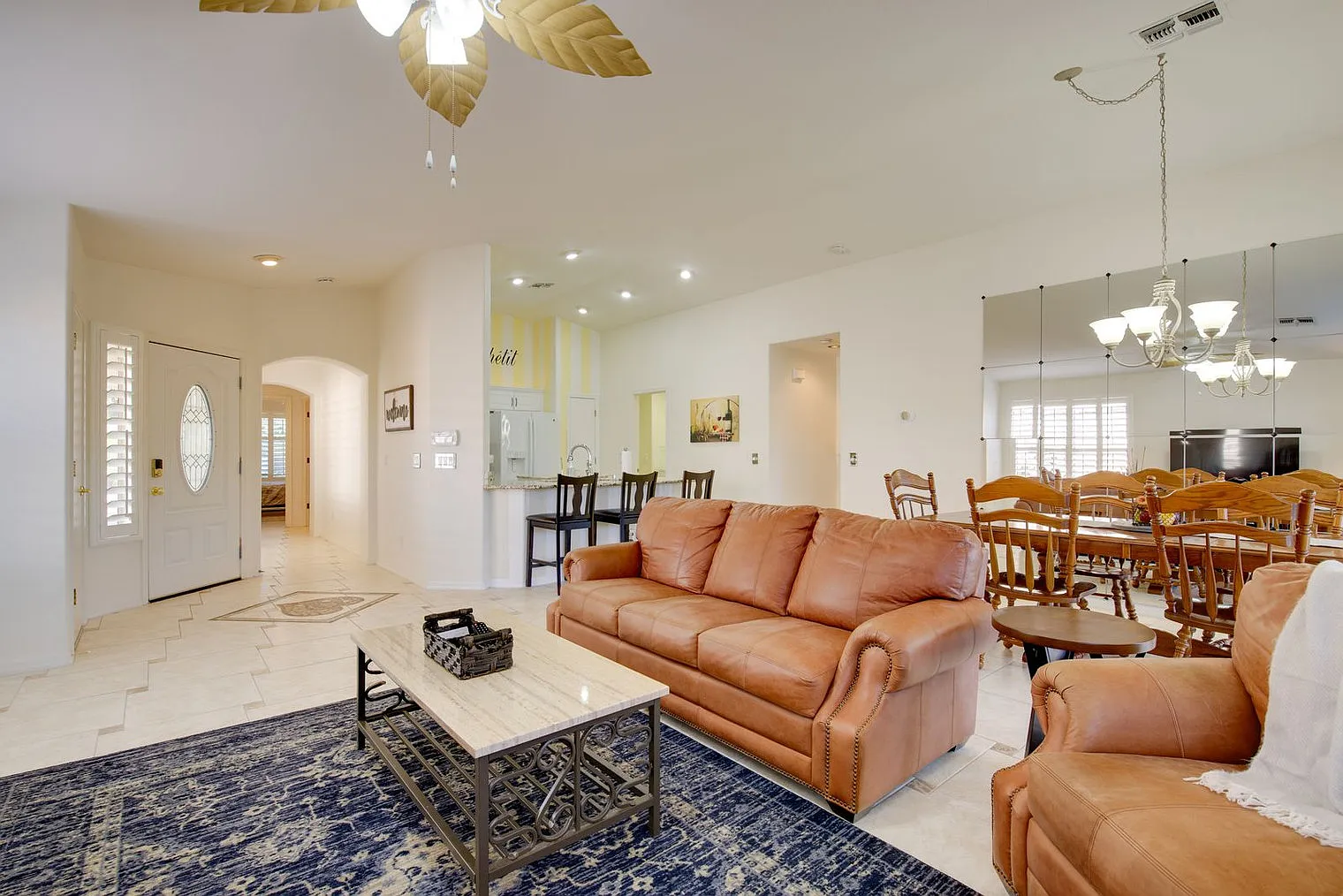 2 bed, 2.0 bath, 1323 sqft, $3,128 — Photo 3