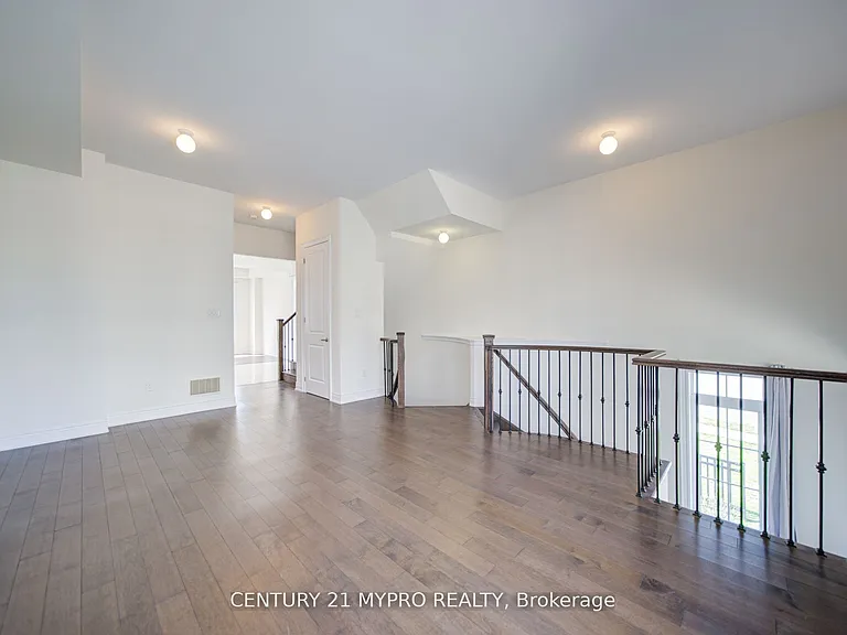 7 Latchford Ln — Photo 27