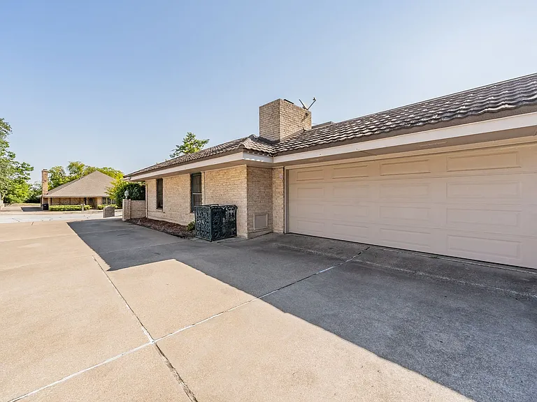 4601 Ranch View Rd — Photo 4