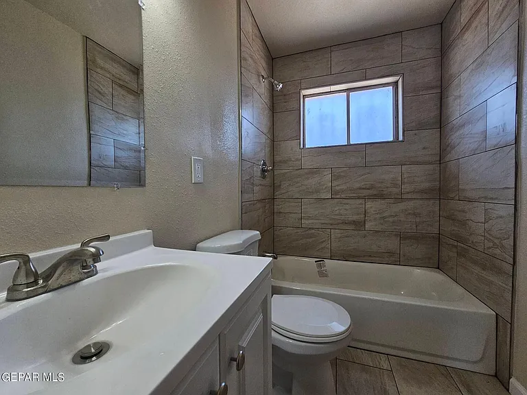 6005 Tampa Ave — Photo 15