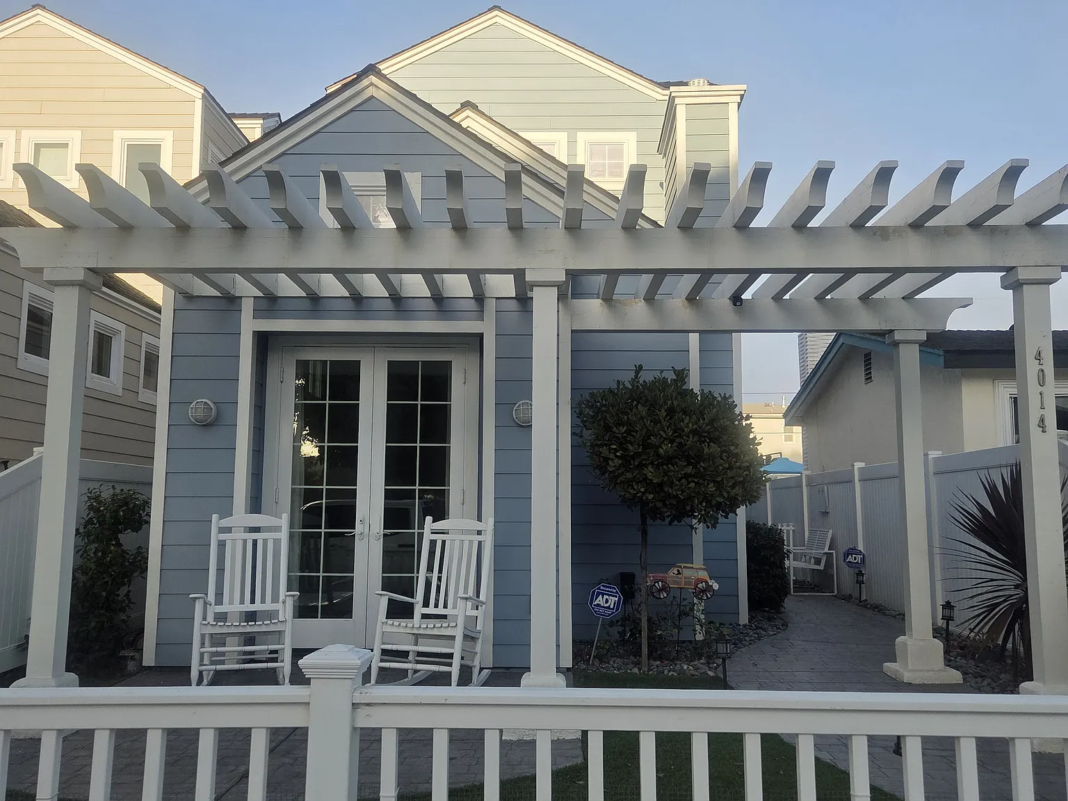3 bed, 1977 sqft, $7,500 — Photo 1