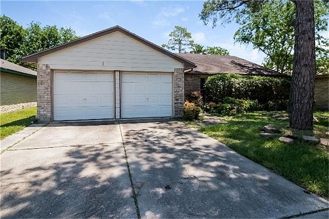 1st image of 10310 Den Oak Dr