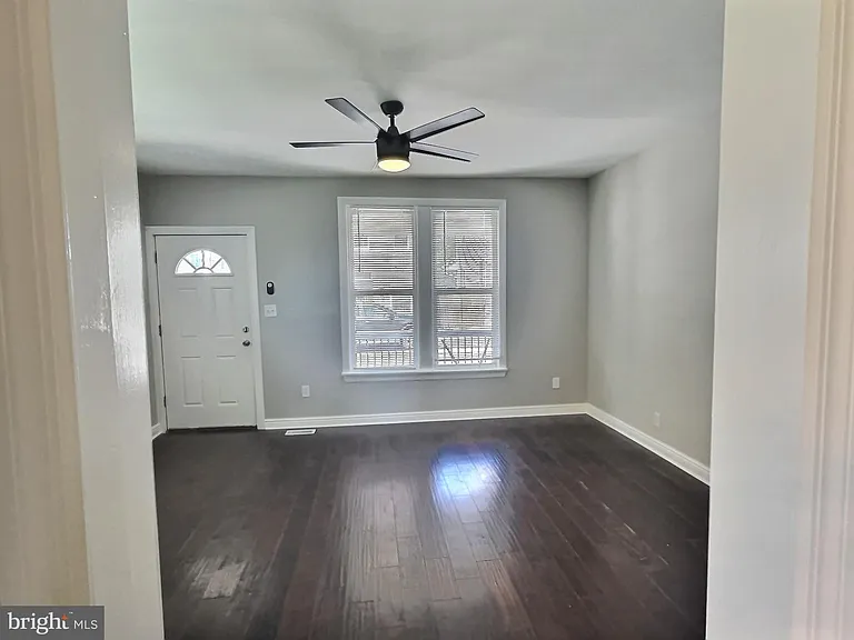 322 N Cannon Ave — Photo 2
