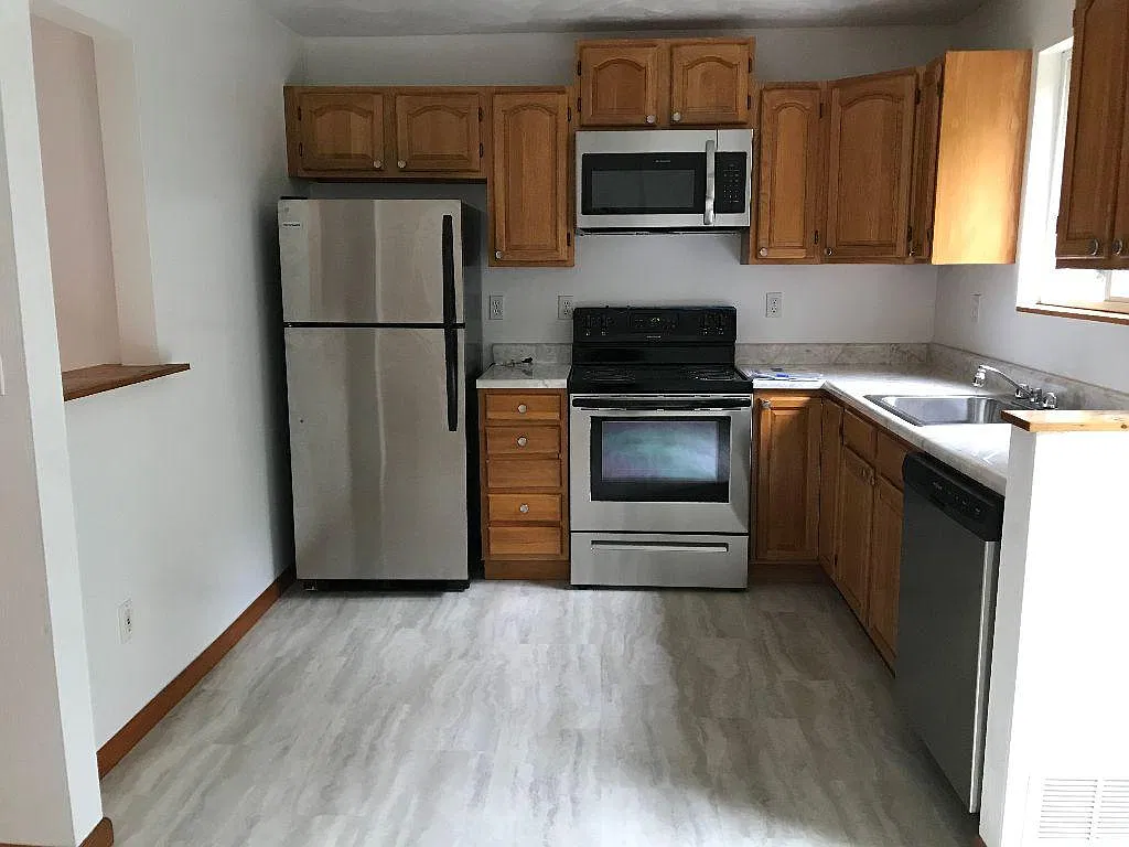 2 bed, 1.5 bath, 1500 sqft, $1,315 — Photo 2