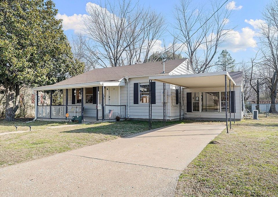 1st image of 705 McKinney St