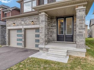 8 Daisy St, Springwater, ON L9X 2C5