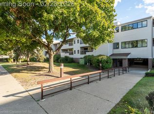 30414 Orchard Lake Rd Unit 13, Farmington Hills, MI 48334