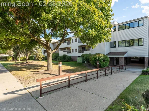 30414 Orchard Lake Rd Unit 13, Farmington Hills, MI 48334