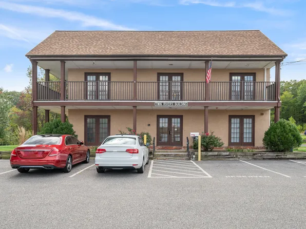 2 Douglas Pike, Smithfield, RI 02917
