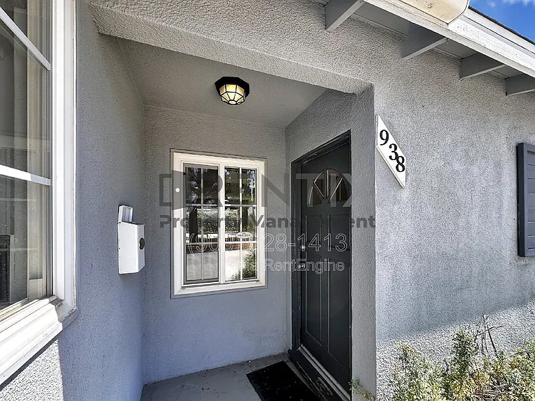938 W Berkeley Ct — Photo 28