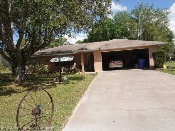 124 Corine Ave NW, Lake Placid, FL 33852