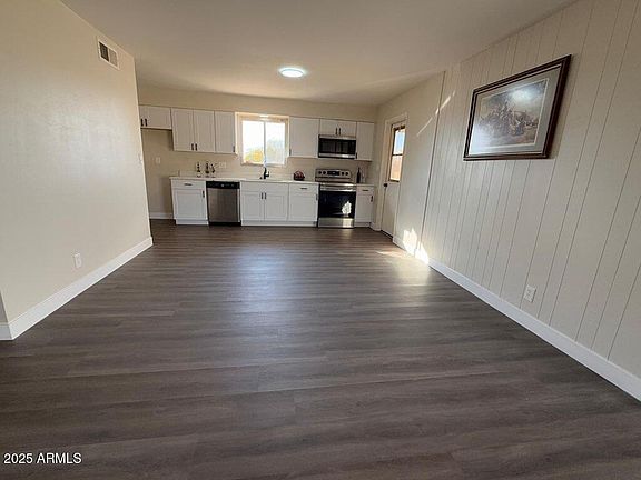 2nd image of 711 E LAUREL Drive #15