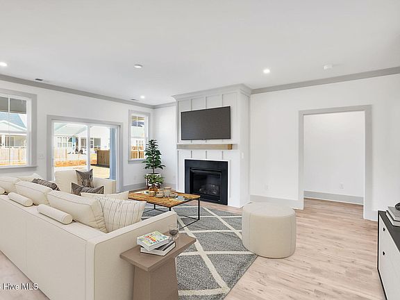 4th image of 2200 Sandbrook