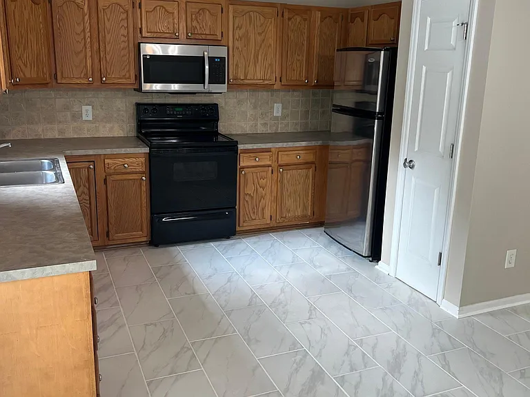 2595 Charton Pl — Photo 3