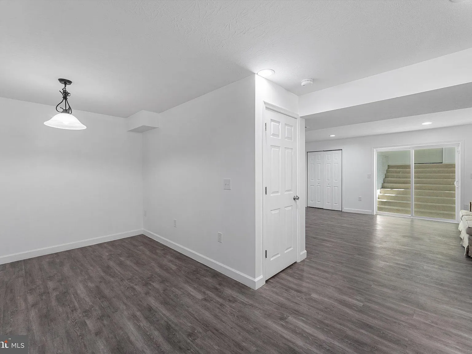 Studio, 1.0 bath, 975 sqft, $1,800 — Photo 3