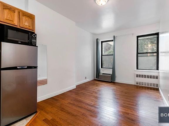 3rd image of 1437 2nd Ave APT 1A