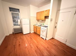 3018 43rd St APT 4, Astoria, NY 11103