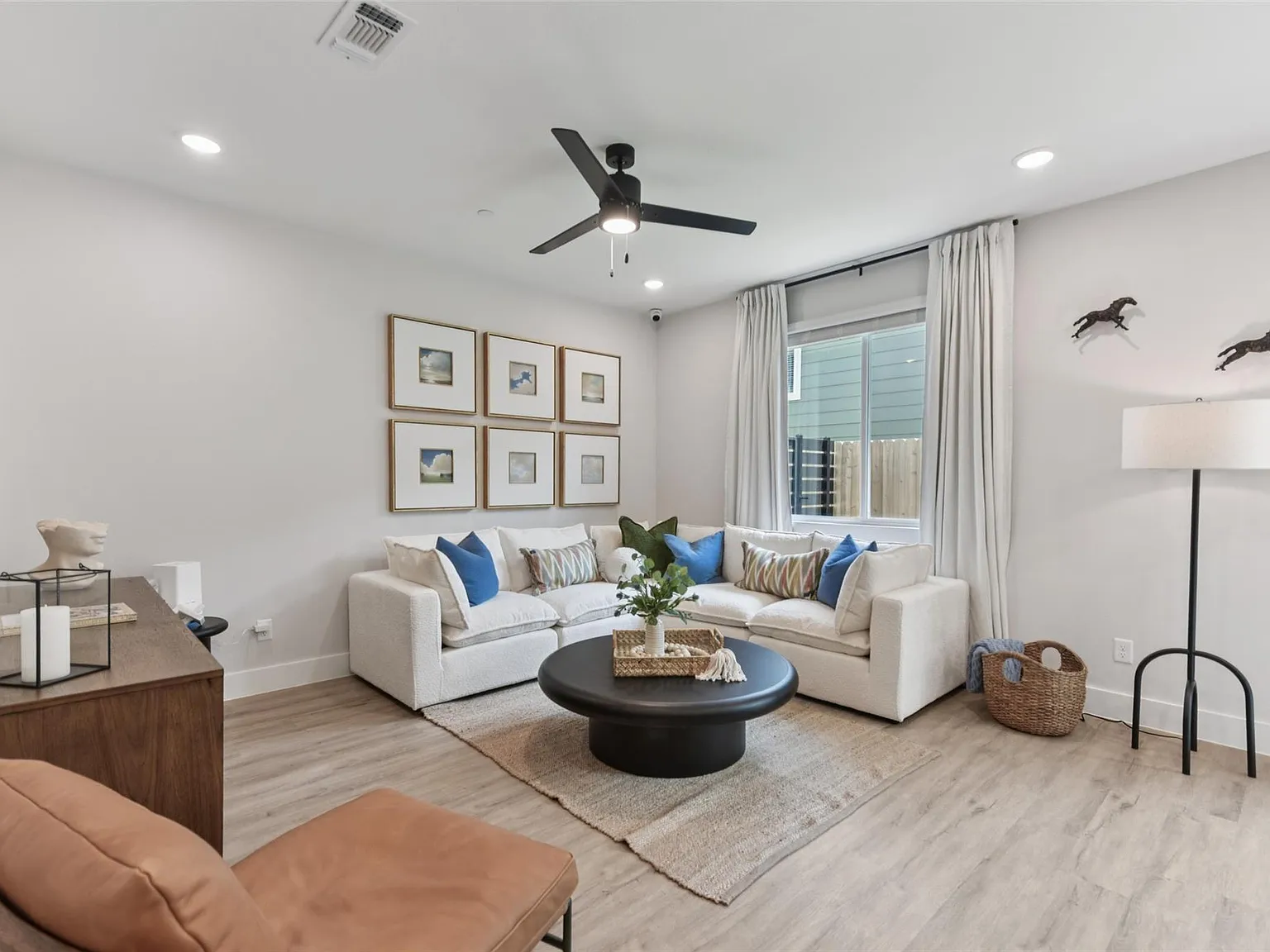 3 bed, 2.5 bath, 1748 sqft, $2,523 — Photo 4